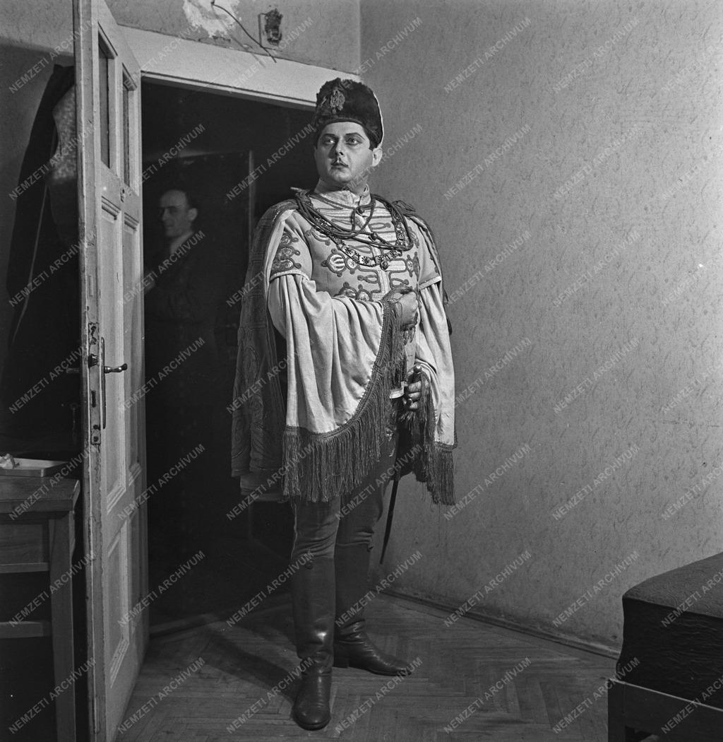 Kultúra - A Magyar Állami Operaház társulata bemutatja Johann Strauss: Cigánybáró című daljátékát a budapesti Városi Színházban