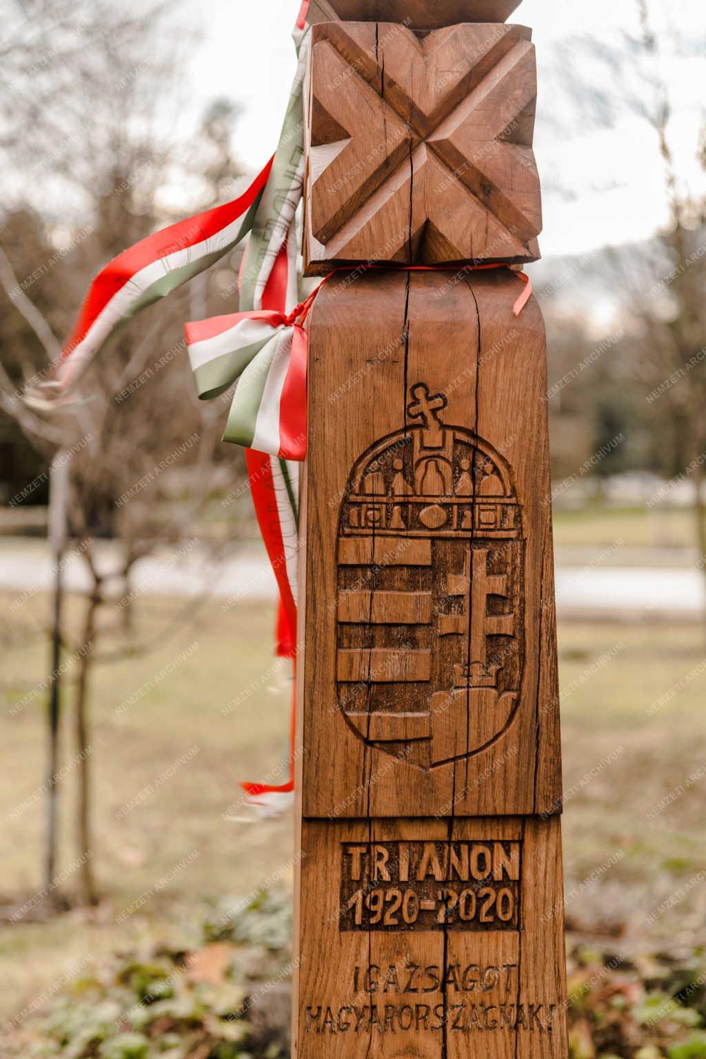 Városkép - Martonvásár - Trianoni emlékoszlop