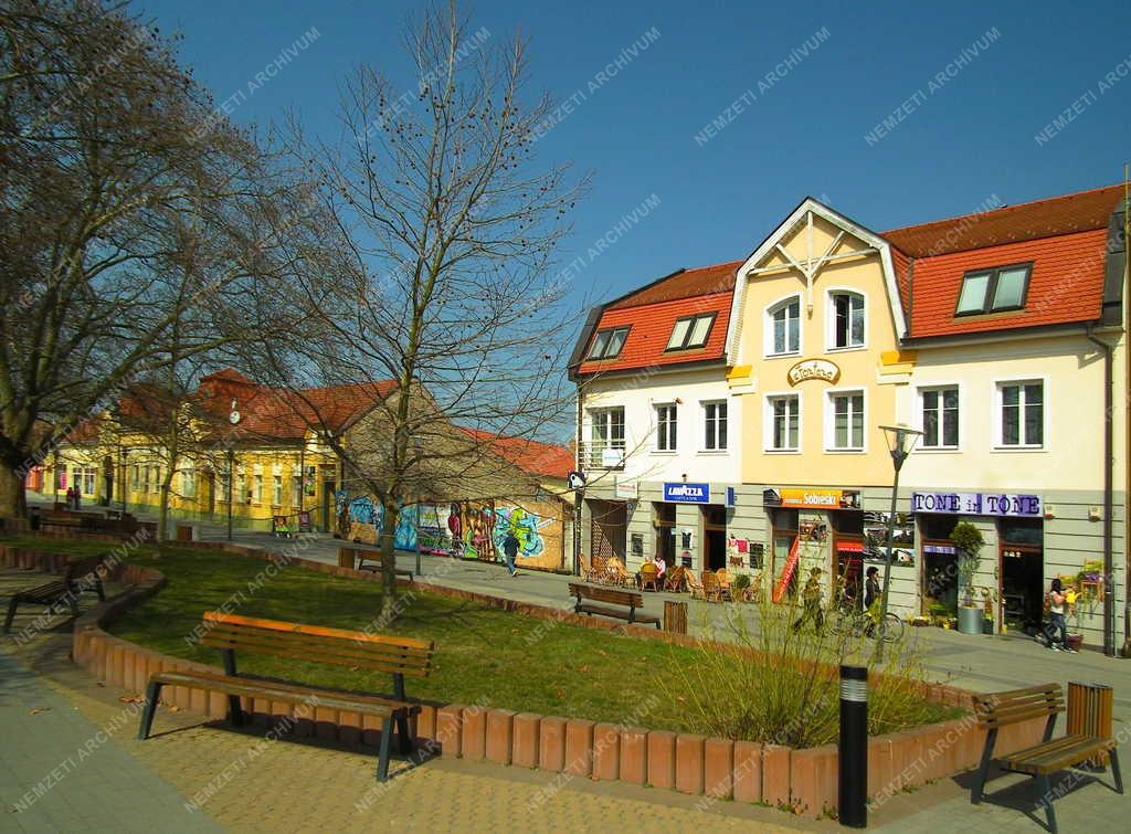 Épület - Párkány - Fontána multifunkcionális ház