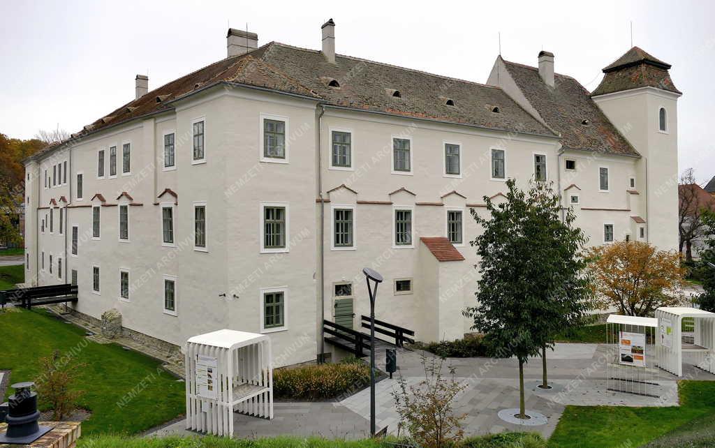 Városkép - Mosonmagyaróvár - Óvári Vár