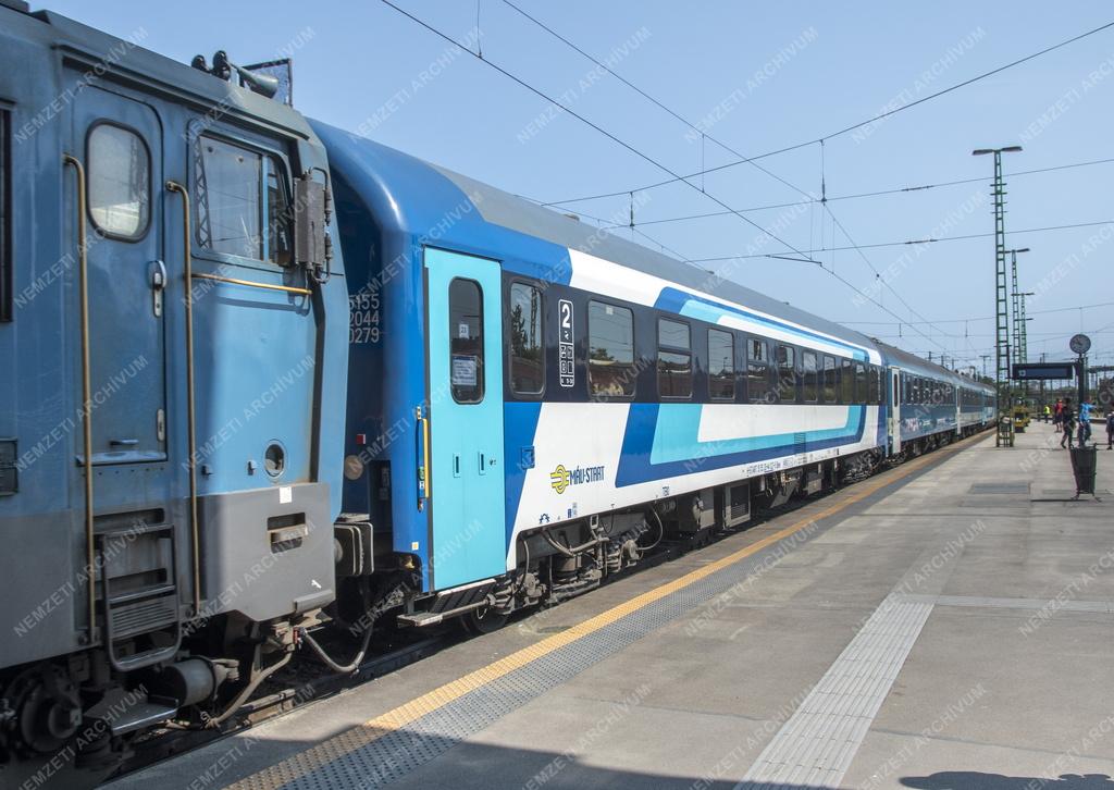 Közlekedés - Budapest - Nyugati pályaudvar