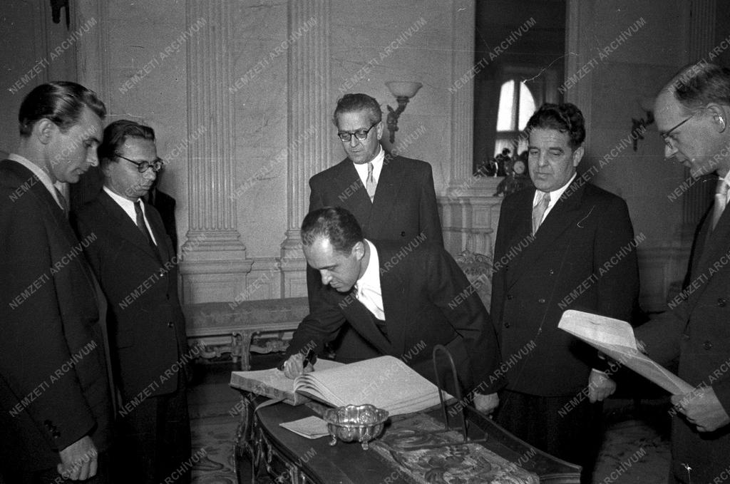 Külpolitika - Izrael követének fogadása