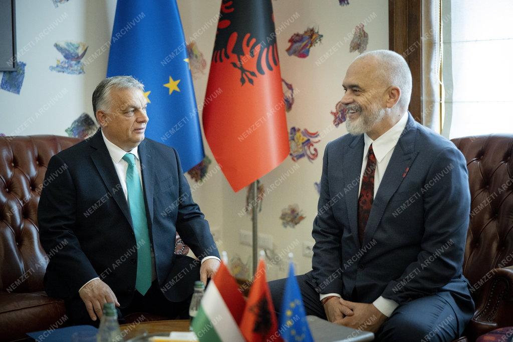 Orbán Viktor Albániában