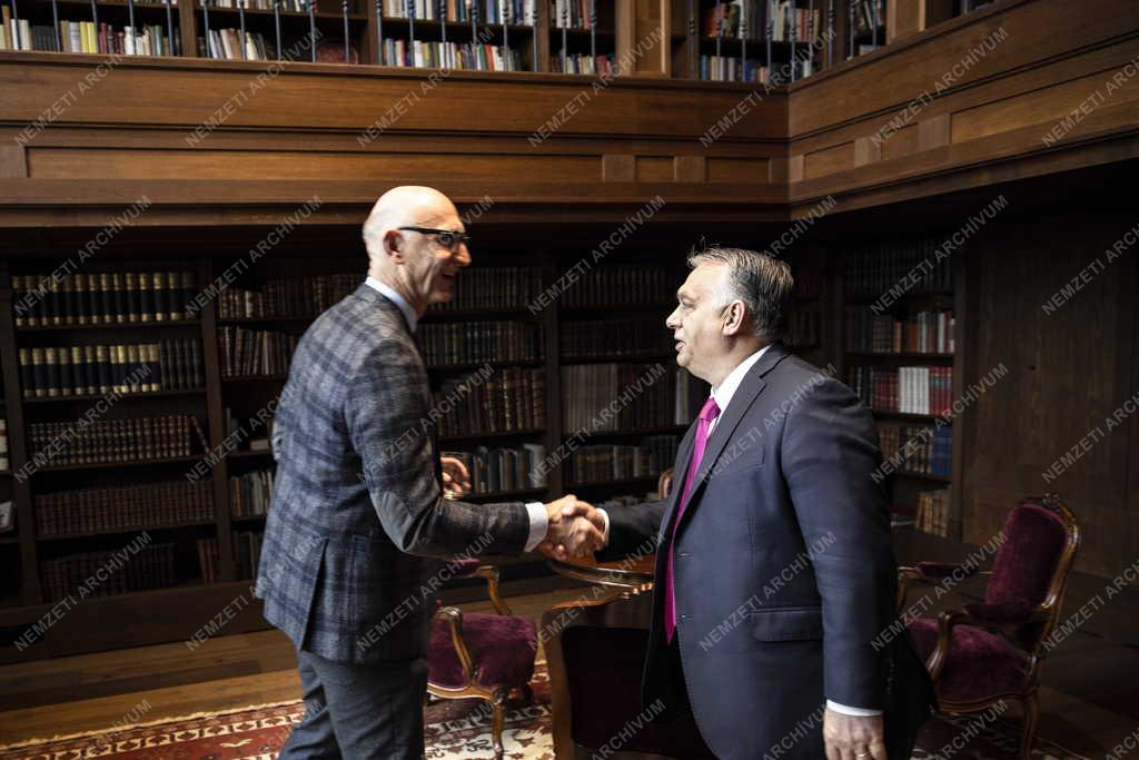 Orbán Viktor fogadta a Deutsche Telekom vezérigazgatóját