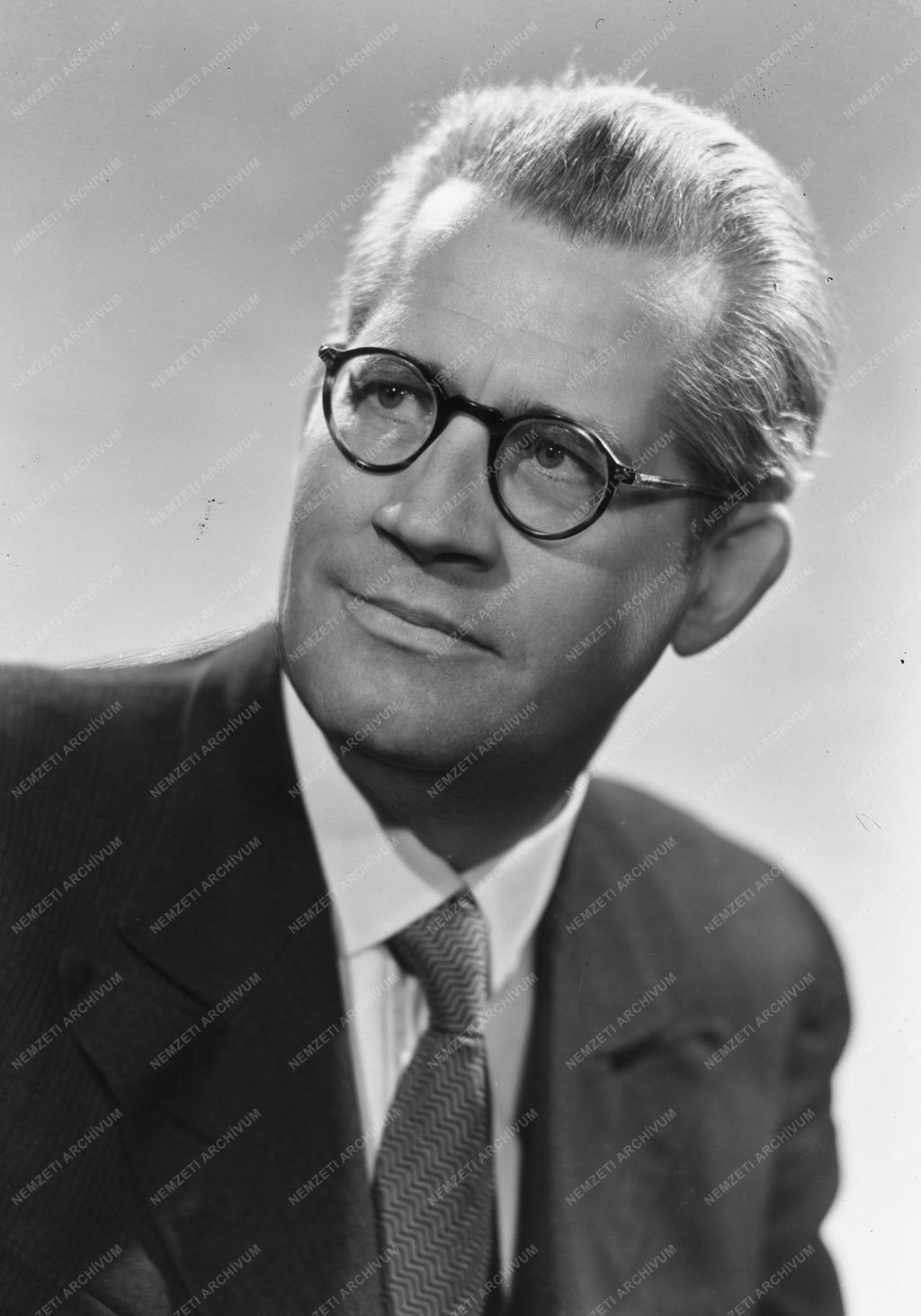 Személy - Szádeczky-Kardoss Elemér