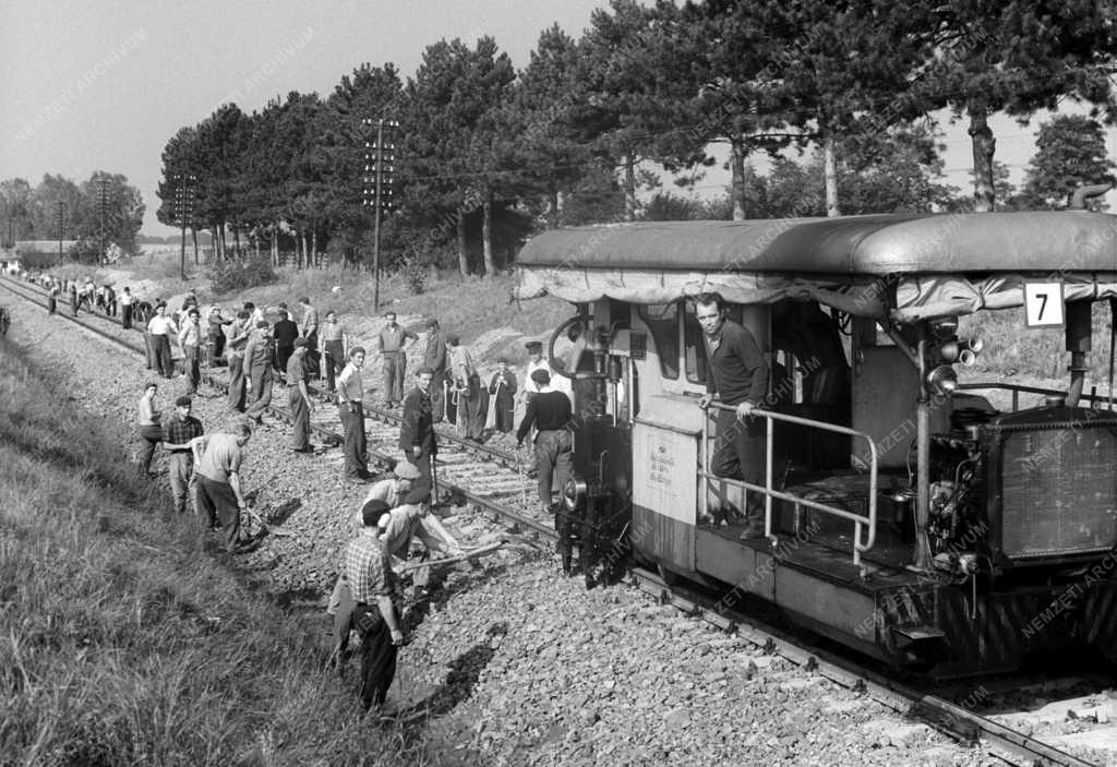 Közlekedés - Külkapcsolat - OSzZsD képviselői magyarországi vasútépítési bemutatón