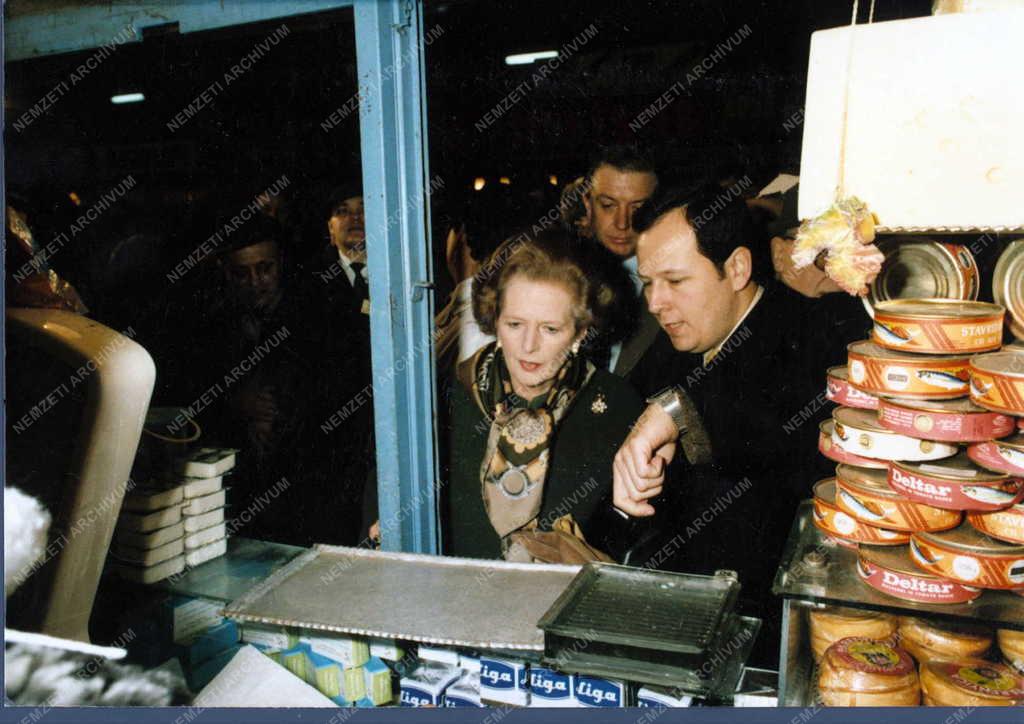 A brit kormányfő a Nagyvásárcsarnokba látogatott