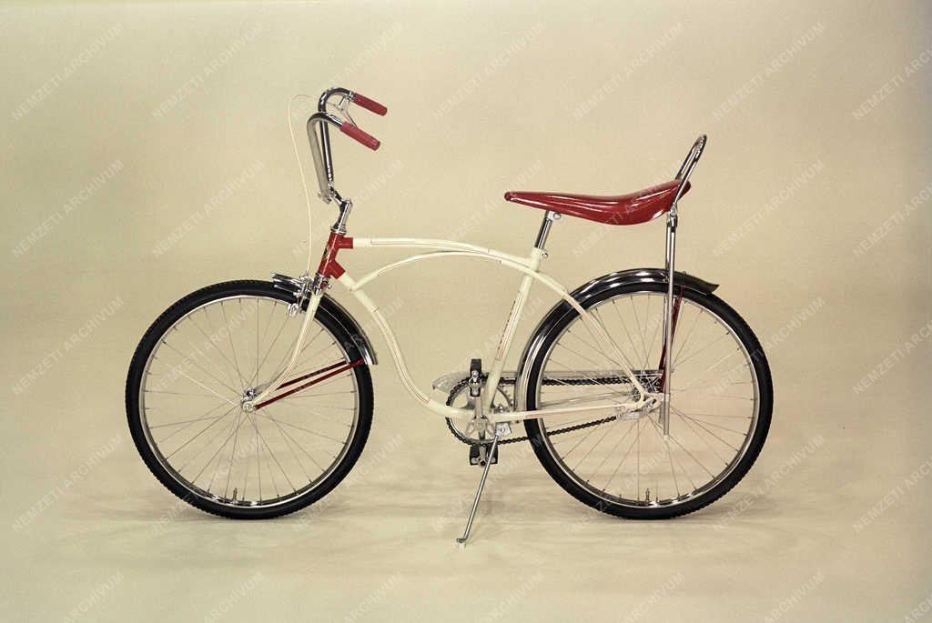 Ipar - Csepeli Kerékpárgyár terméke