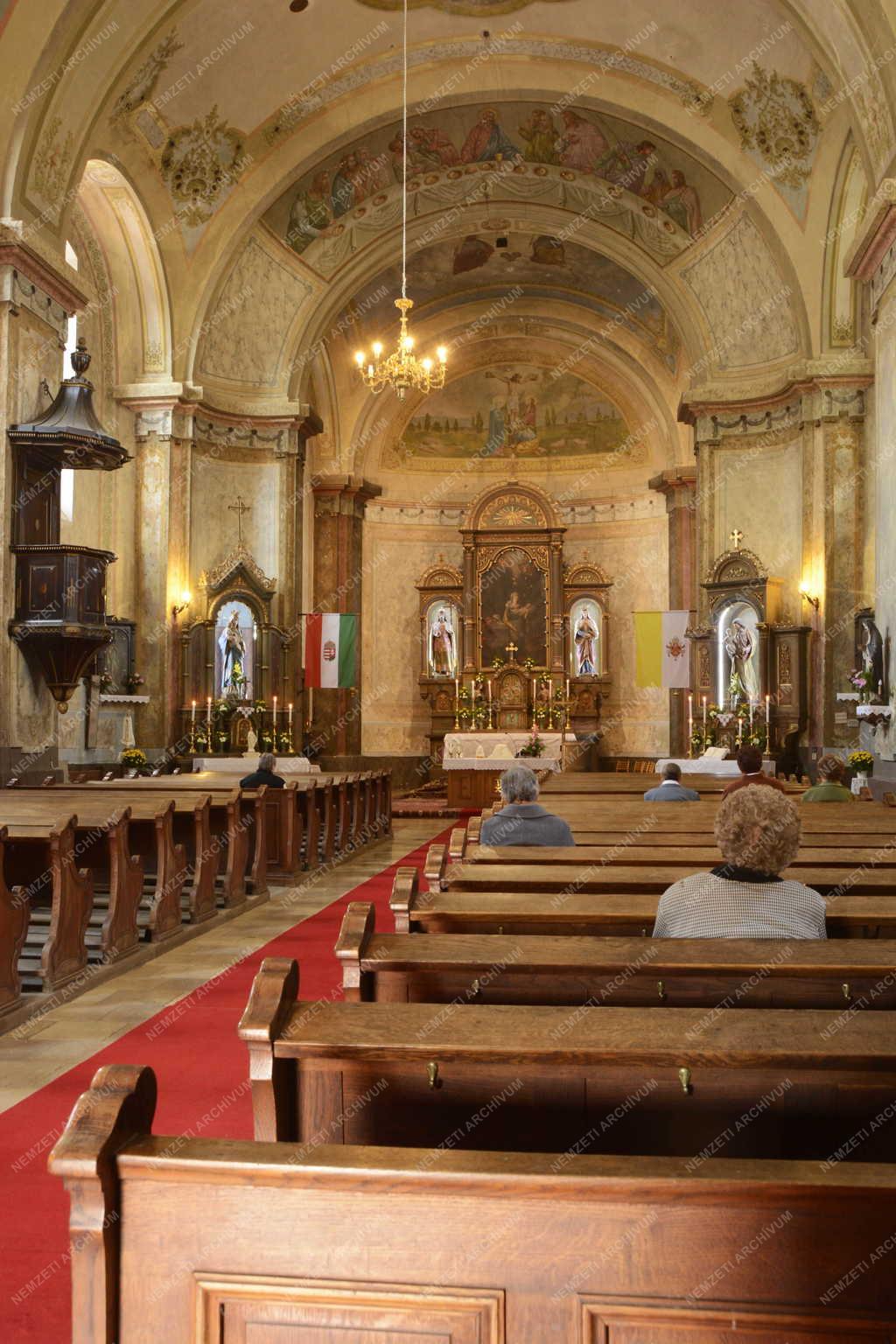 Kemence - Római katolikus templom