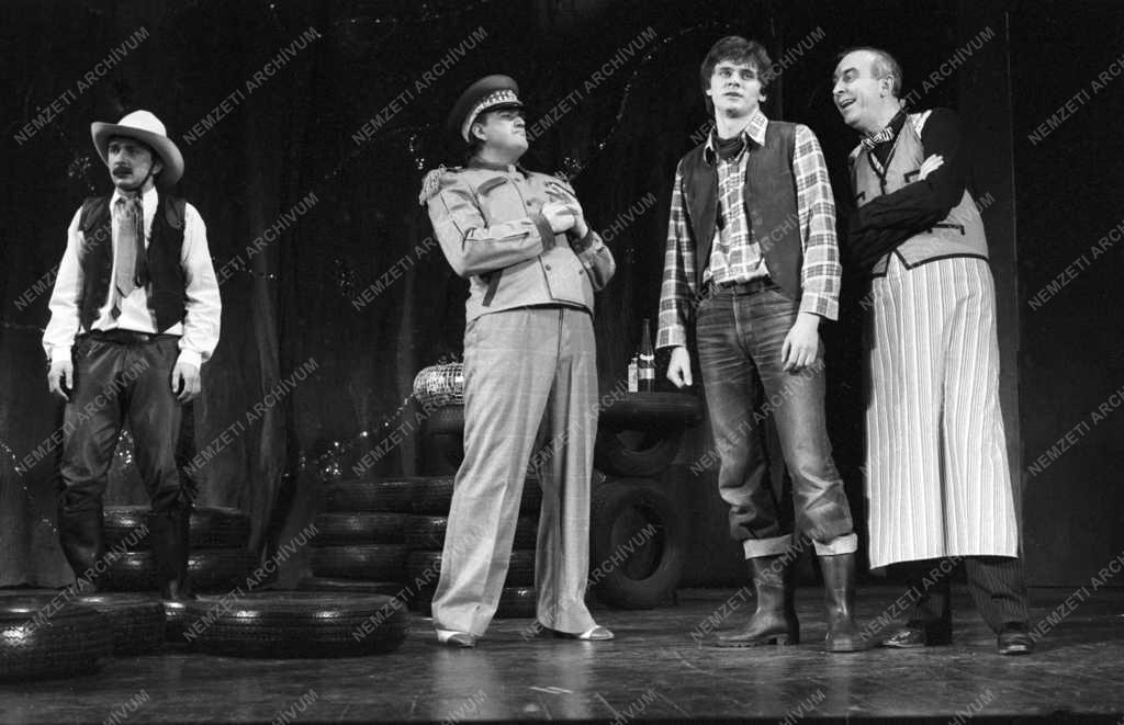 Színház - Brecht-Weill: Mahagonny városának tündöklése és bukása