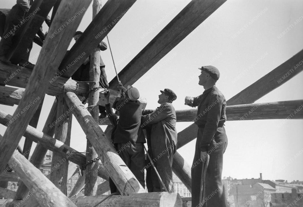 Építőipar - A Lánchíd újjáépítése