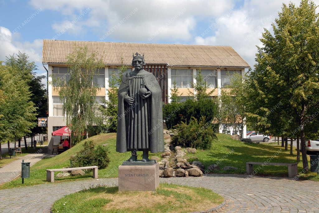 Románia - Csíkszépvíz - Szent László szobor