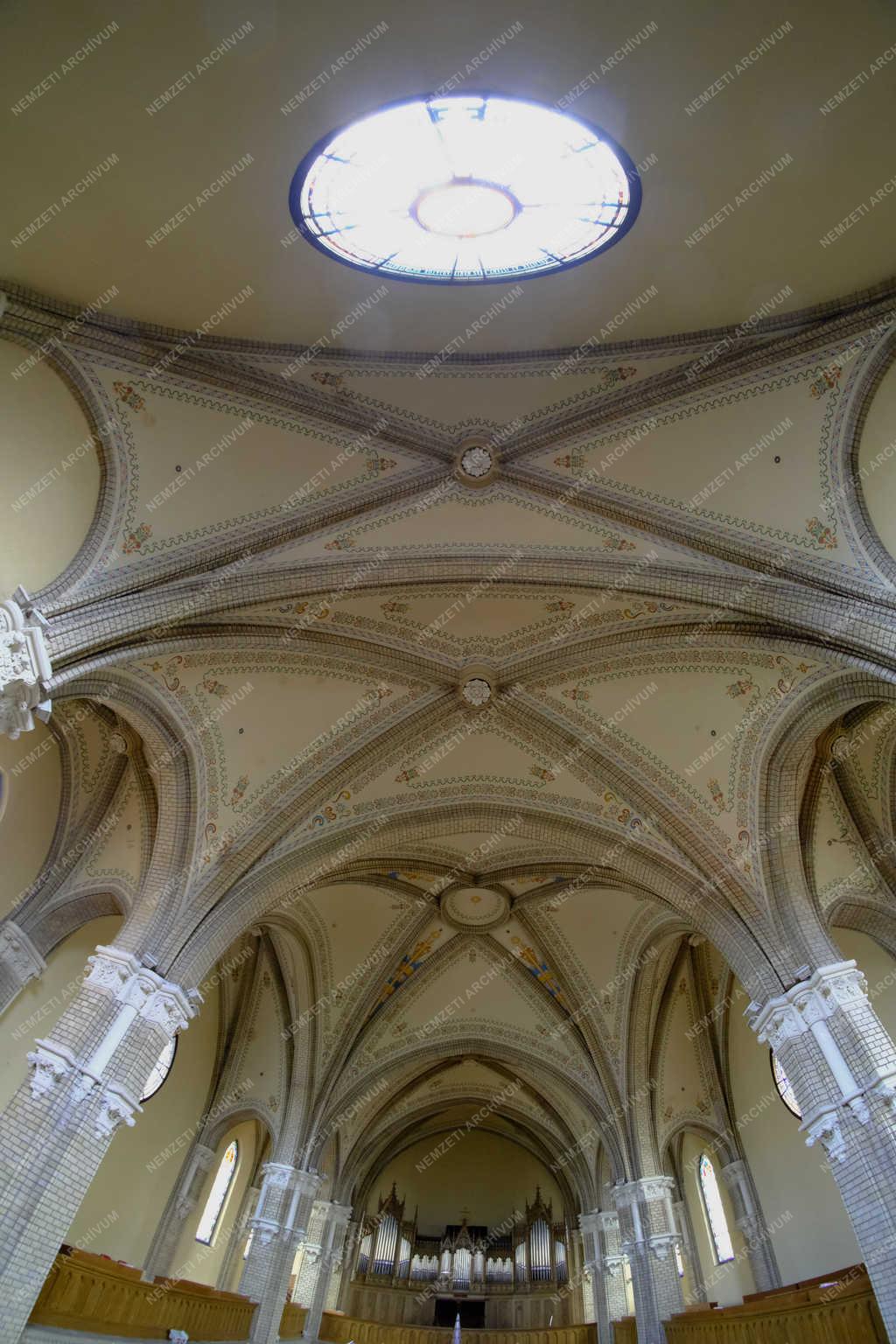 Egyházi épület - Budapest - Kőbányai református templom 