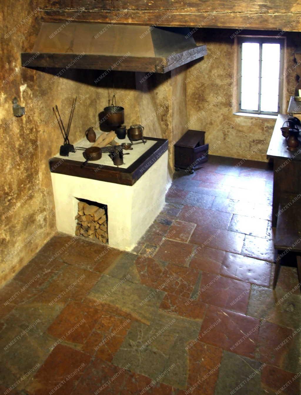 Épület - Salzburg - Mozart szülőházának konyhája