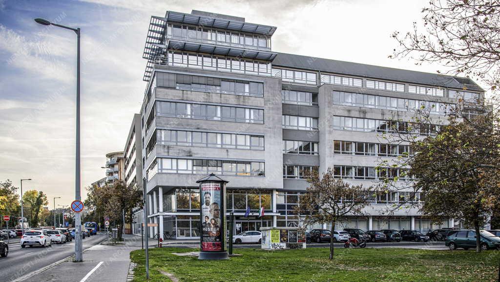 Közigazgatás - Budapest - Az Innovációs és Technológiai Minisztérium irodaháza Óbudán