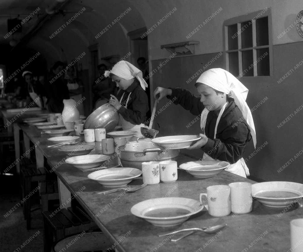 Társadalmi kérdések - A bicskei Kossuth Zsuzsanna Gyermekotthon