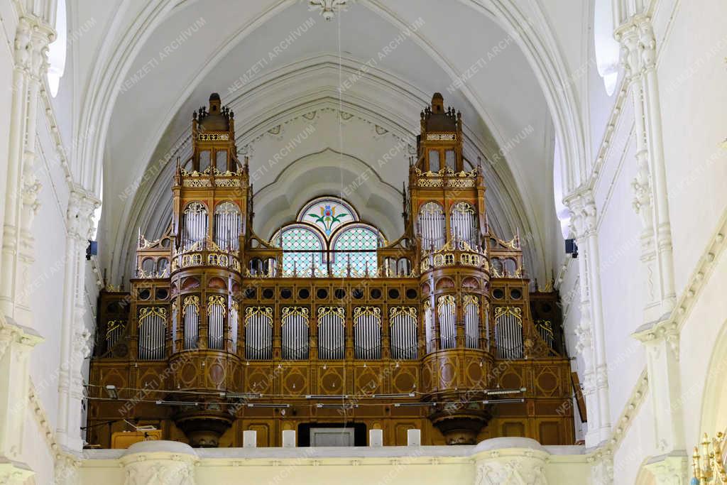 Egyházi épület - Budapest - Szent László plébániatemplom