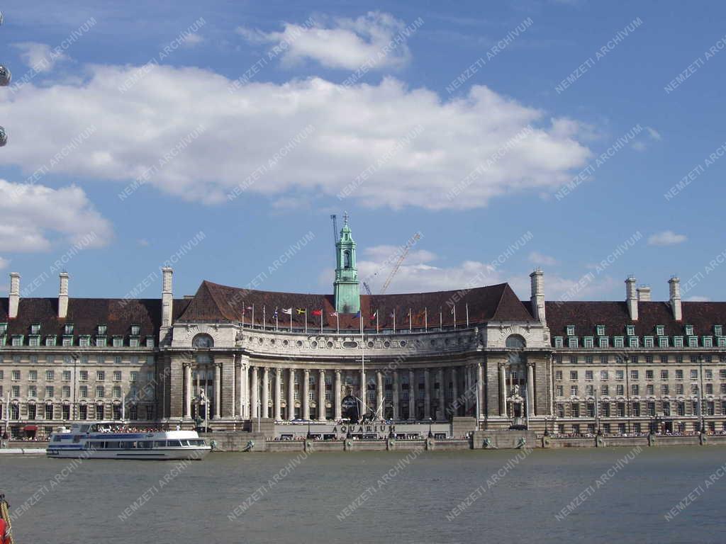 London - Saatchi Aquarium