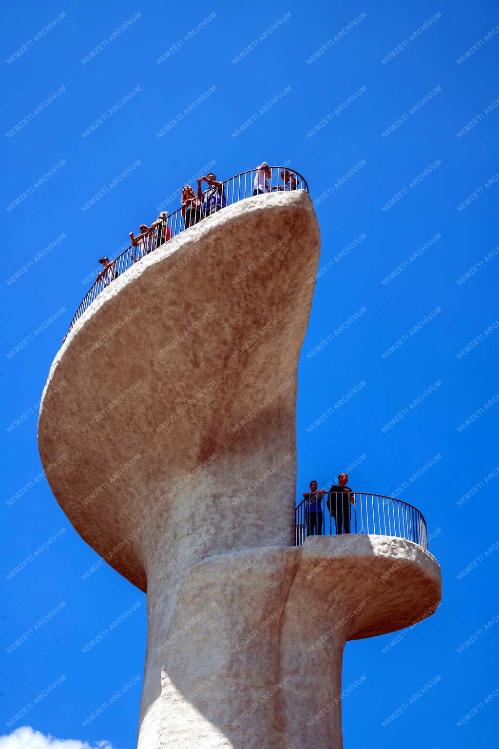 Turizmus - Velence - Bence-hegyi kilátó