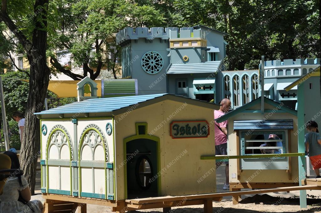 Szabadidő - Budapest - Középkori játszó várral újult meg a Szováta park