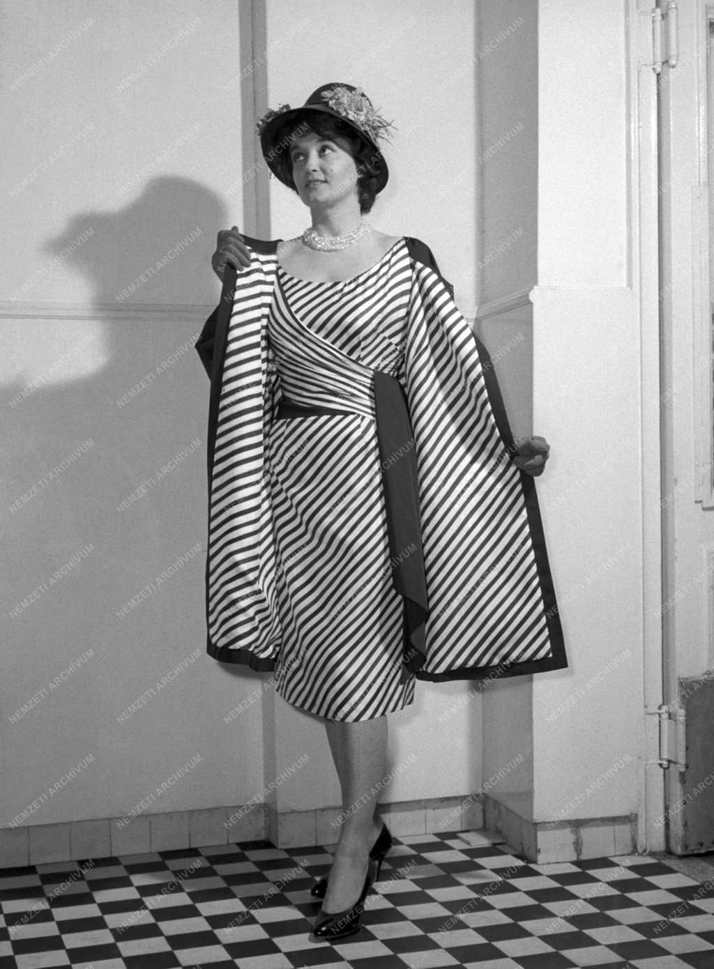 Divat - A Fővárosi Mértékutáni Szabóság bemutatója