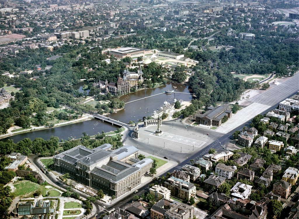 Budapesti légifotók - A Hősök tere környéke