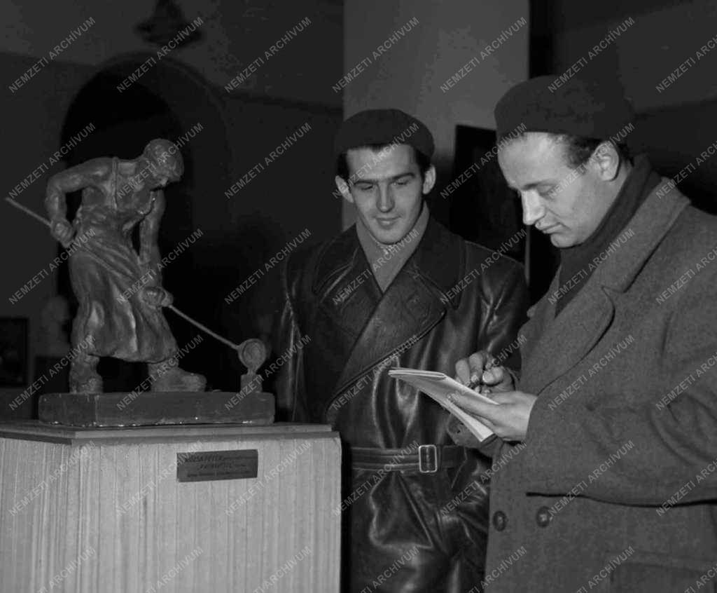 Kultúra - A képzőművészeti körök országos kiállításán