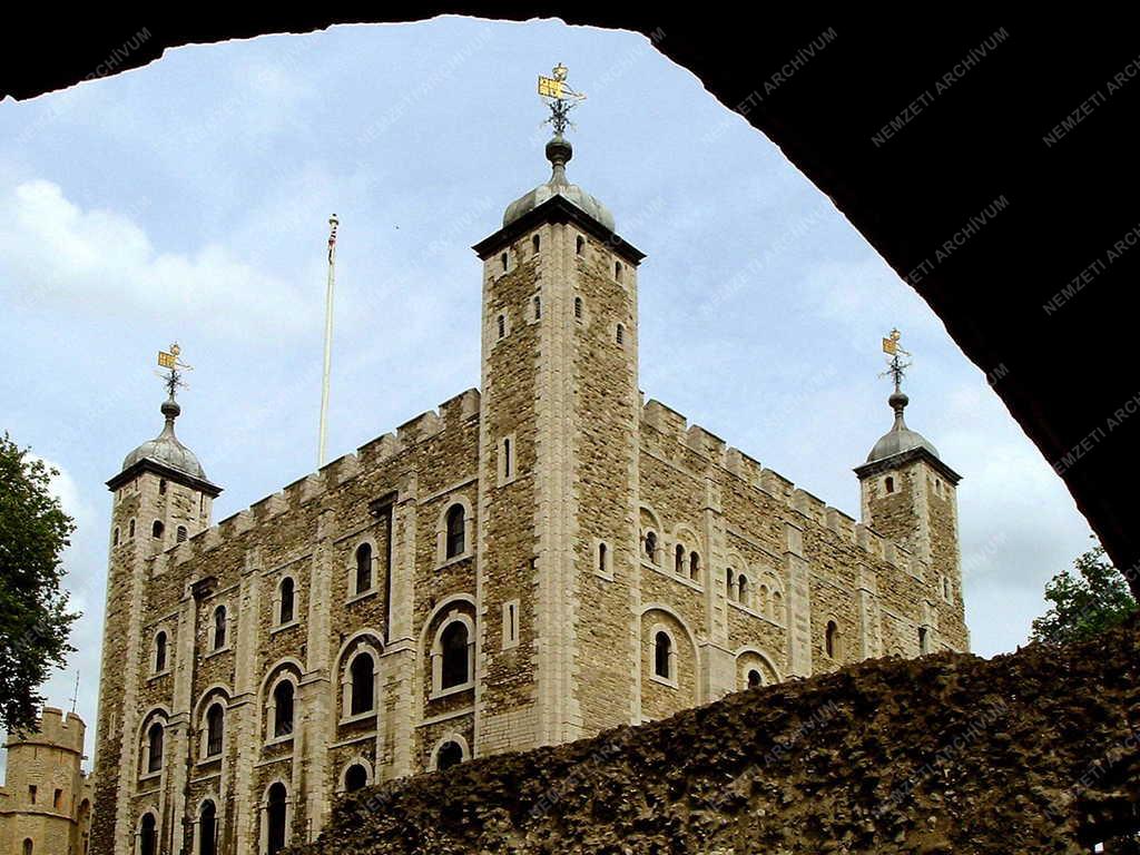 London - A Tower központi épülete