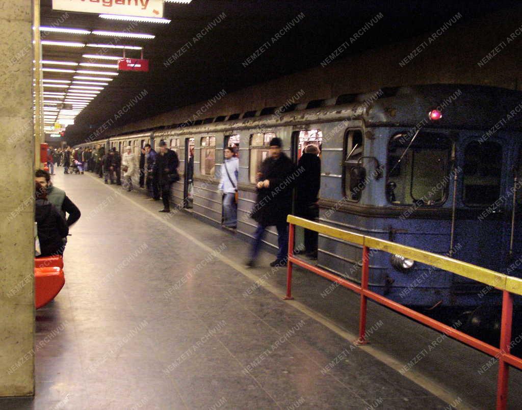 Közlekedés - Metró