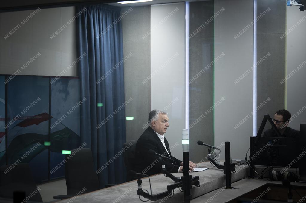 Miniszterelnöki interjú a Kossuth rádióban