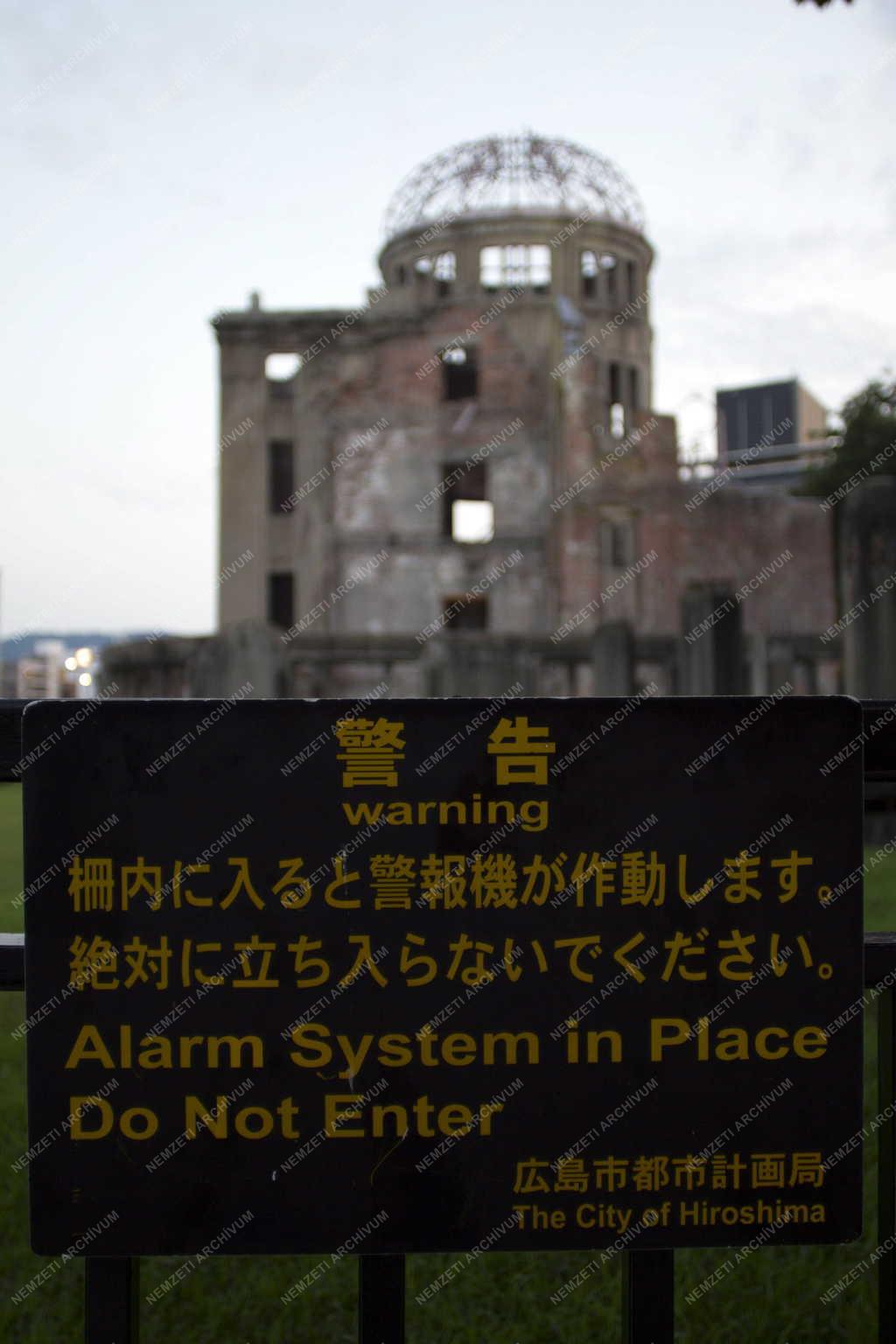 Városkép - Hirosima - Az Atombomba Dóm épülete 