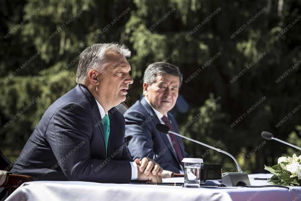 Orbán Viktor Kirgizisztánban
