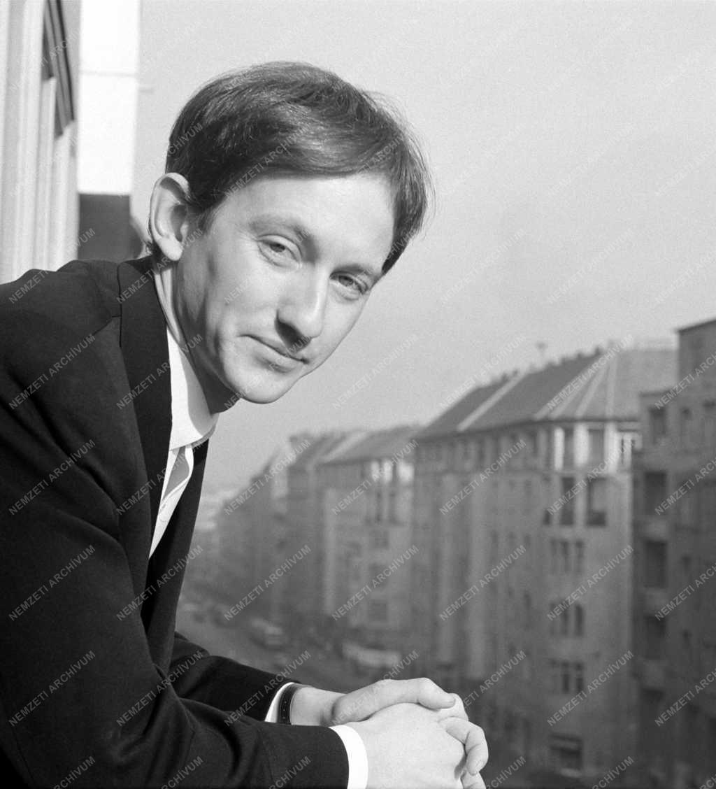 Kultúra - Filmművészet - Kovásznai György filmrendező
