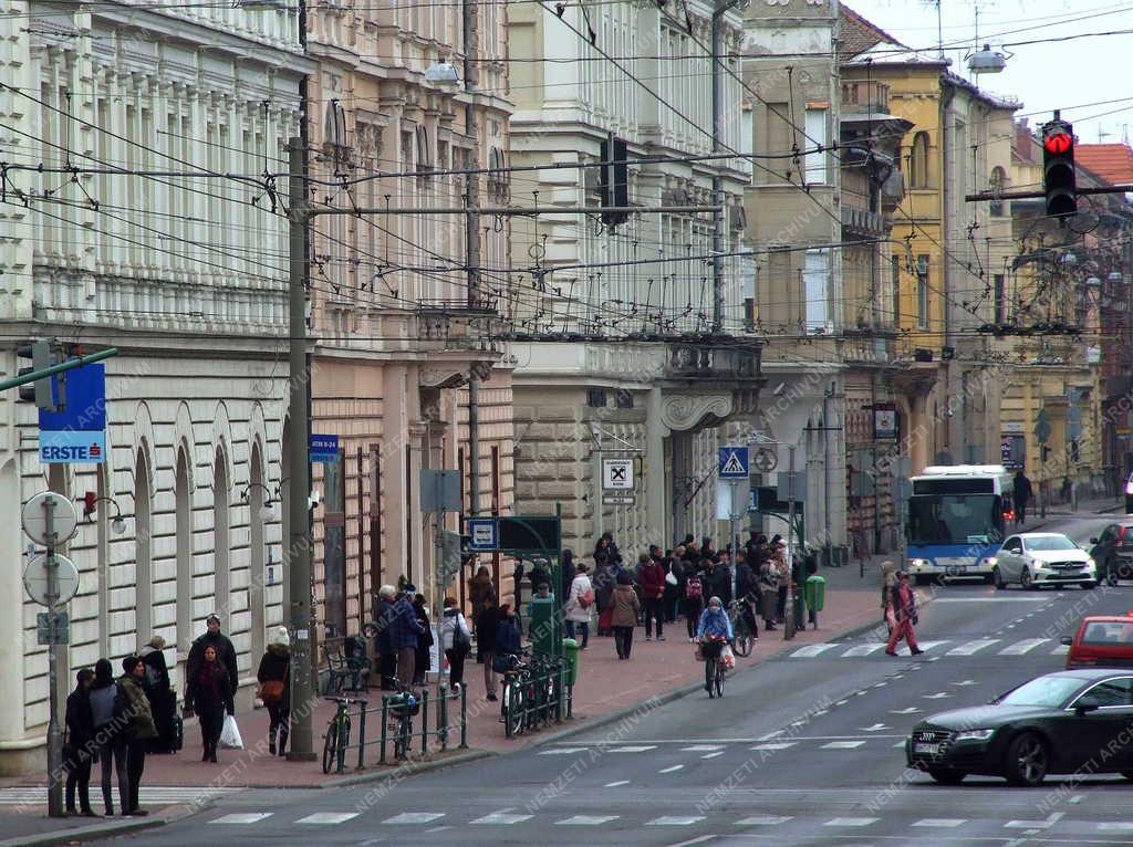 Városkép - Szeged - A Híd utca 