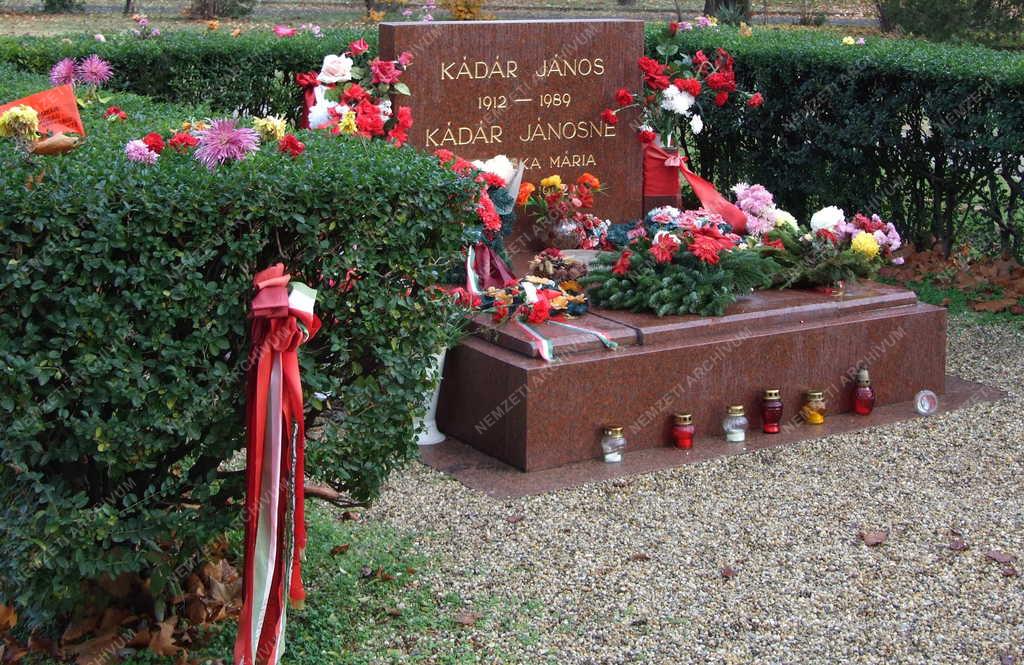 Temető - Kádár János síremléke
