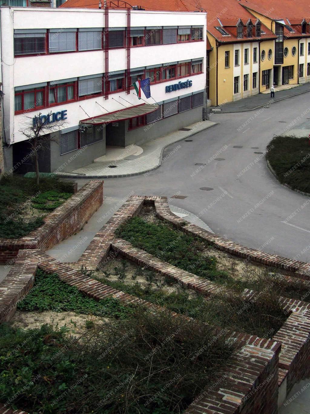 Városkép - Szekszárd - A Rendőrkapitányság épülete 