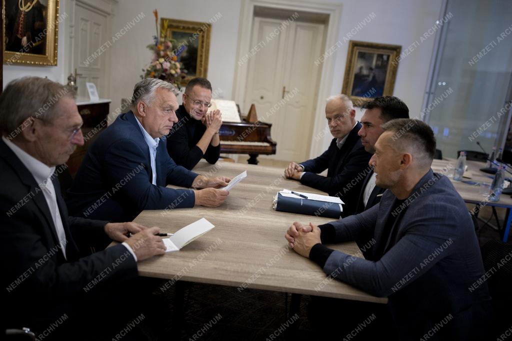 Összeült a kormány nemzetbiztonsági kabinetje a közel-keleti helyzet értékelésére