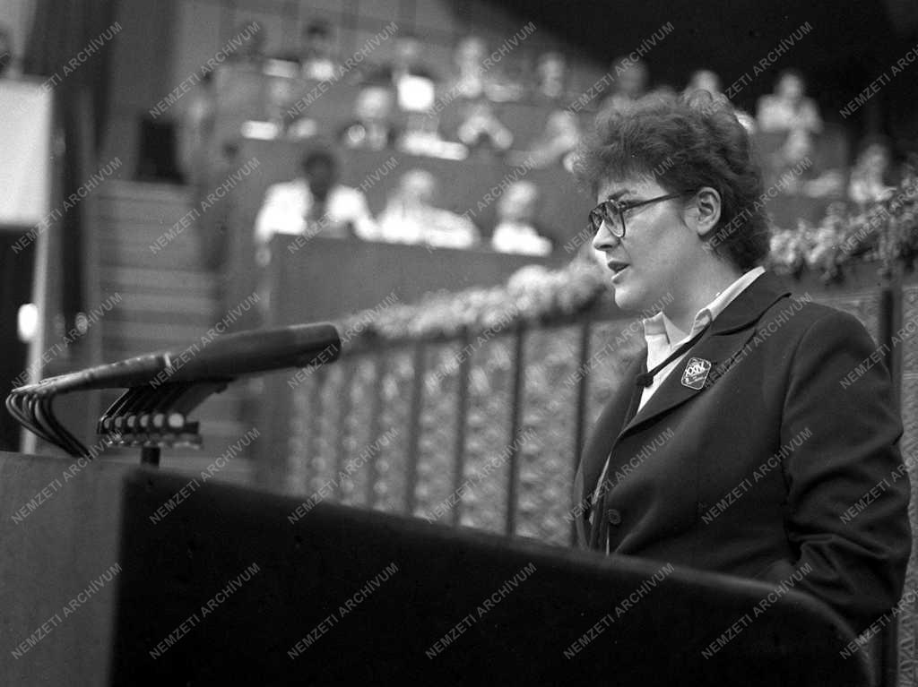 A magyar szakszervezetek XXIV. kongresszusa