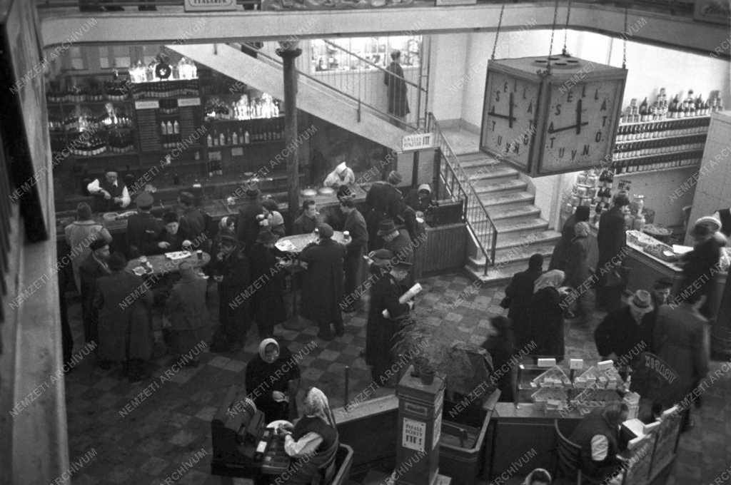 Közlekedés - Vasút - Utasellátó üzlet a Nyugati pályudvaron