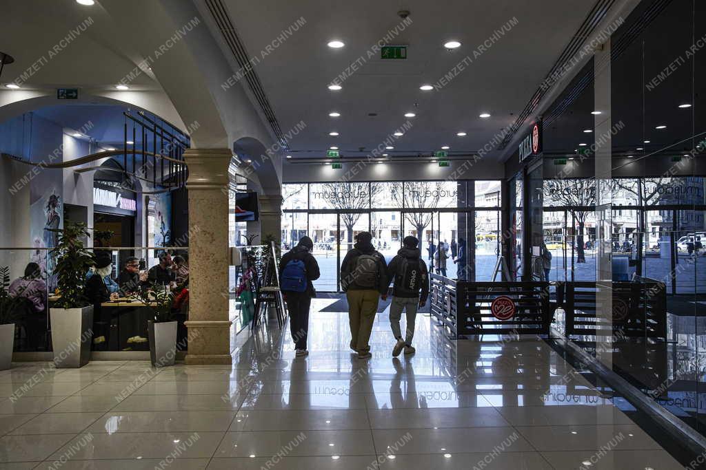 Kereskedelem - Budapest - Europeum Bevásárlóközpont
