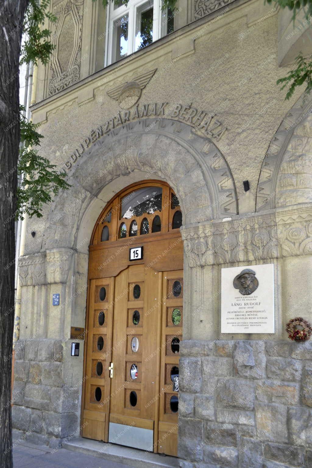 Budapest - Az Ibusz Nyugdíjpénztárának bérháza