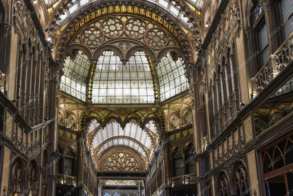 Városkép - Idegenforgalom - Párisi Udvar Hotel és Passage Budapest 