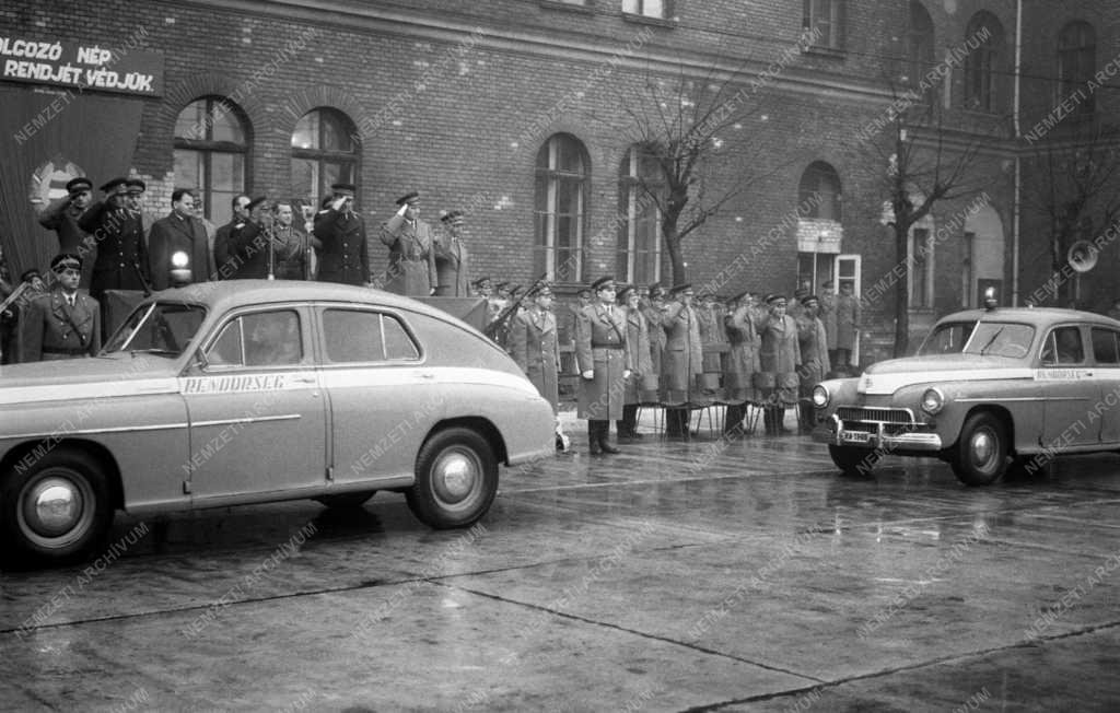 Fegyveres erők - Budapesti Rendőr-főkapitányság új tiszthelyetteseinek eskütétele