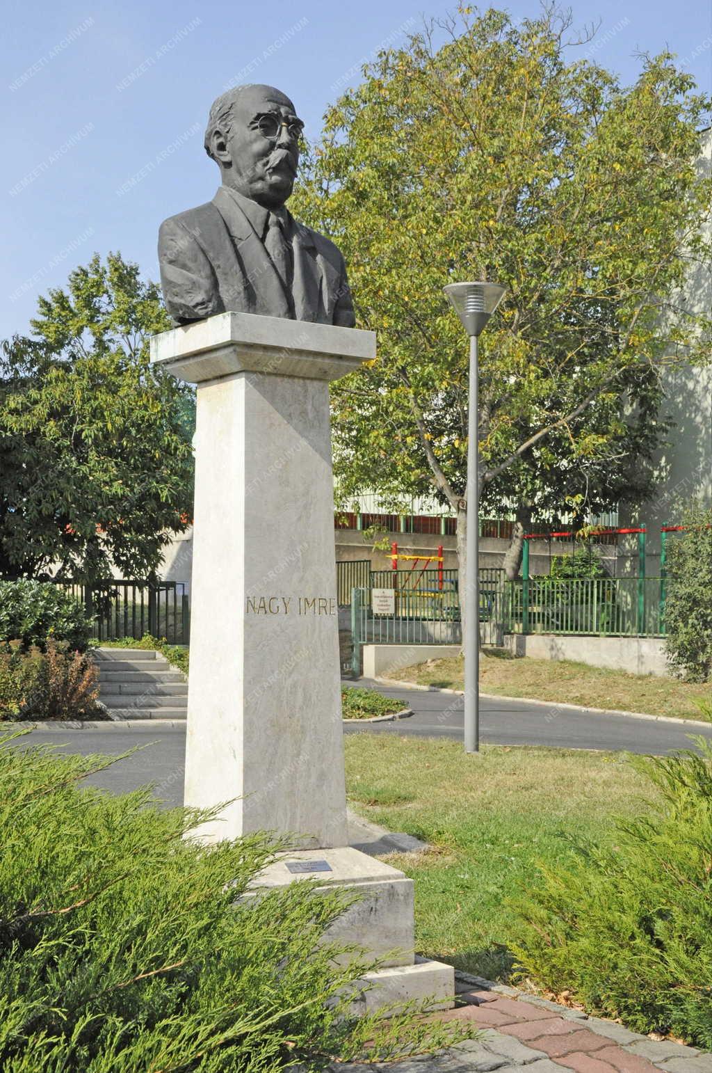 Szobrászat - Hévíz - Nagy Imre szobor