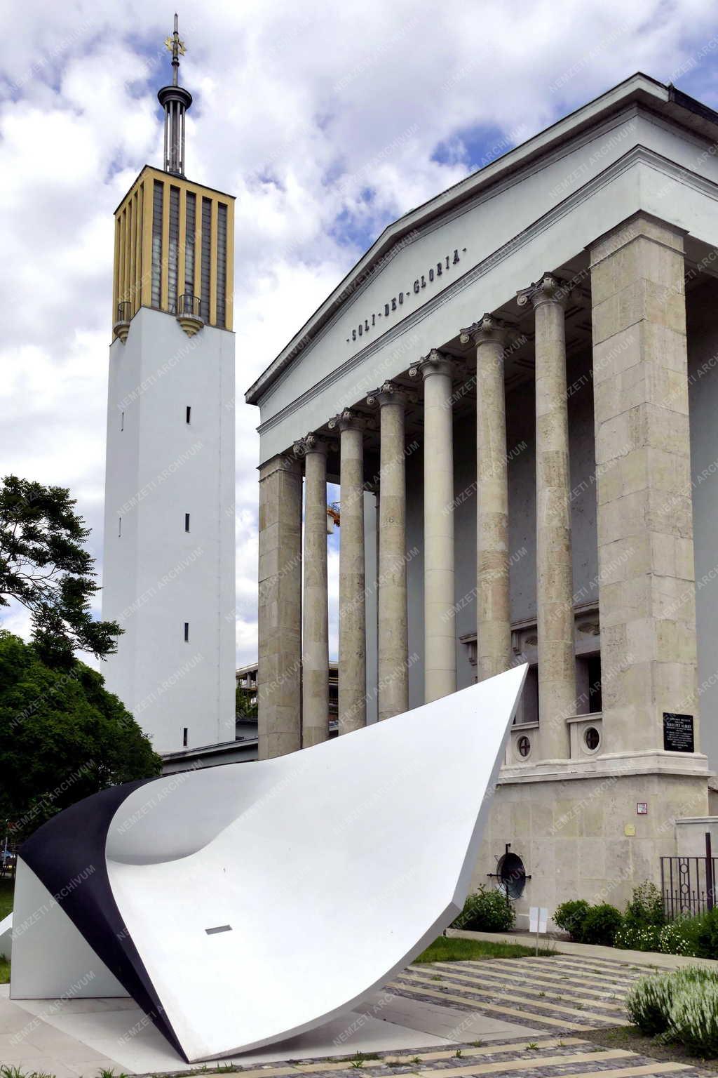 Városkép - Budapest - Embermentők emlékműve