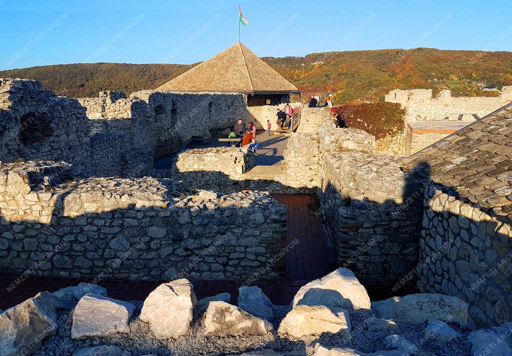 Turistalátványosság - Sümeg - Középkori vár