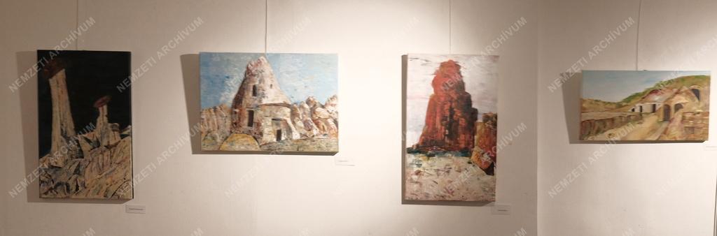 Kultúra - Budapest - Andrásiné Pocsalyi Julianna lakberendező, képzőművész kiállítása