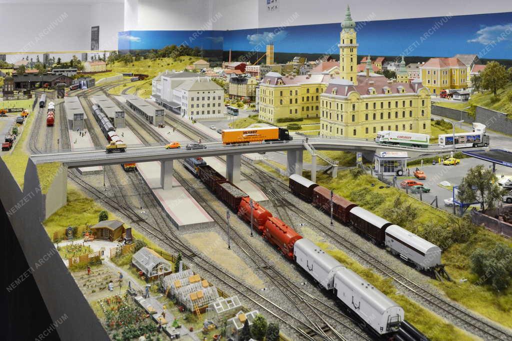 Érdekes - Budapest – Miniversum - vasúti terepasztal