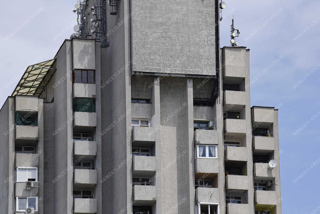 Városkép - Budapest - 50 éves Újpalota