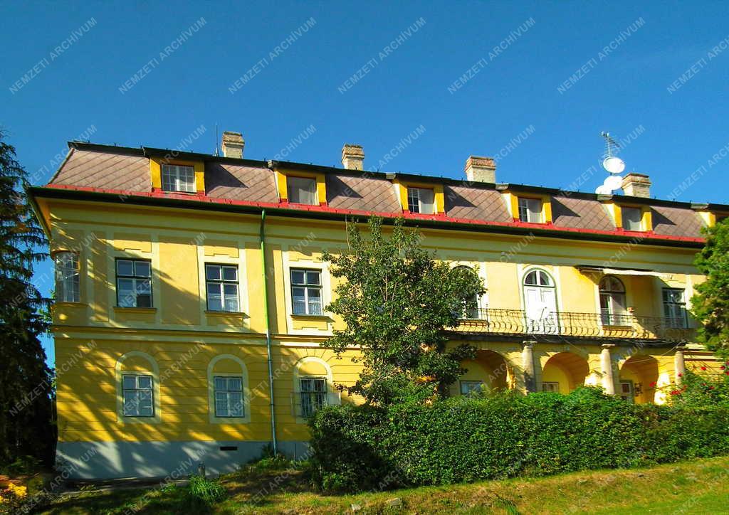 Városkép - Verőce - Kastély